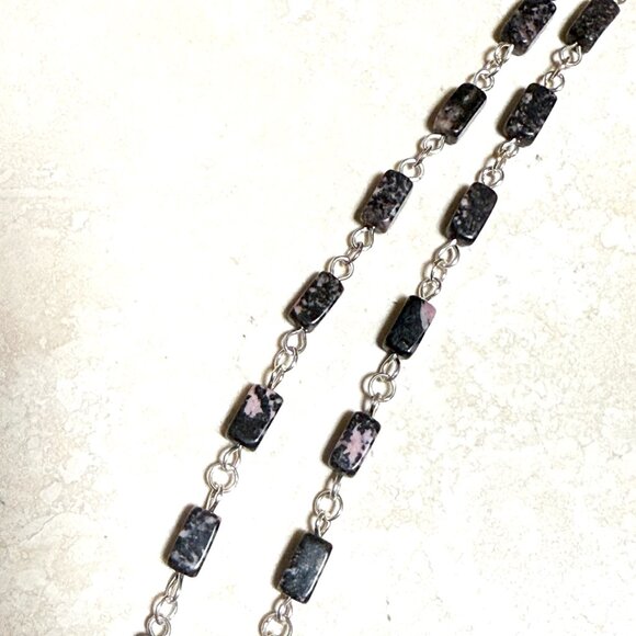 Genuine Gemstone Black Pink Rhodonite w/ Silver Leaf Branch Charm Short Necklace - Picture 9 of 15